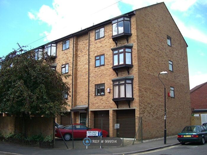 2 Bedroom Flat To Rent In St. Aubyns Road, London, SE19