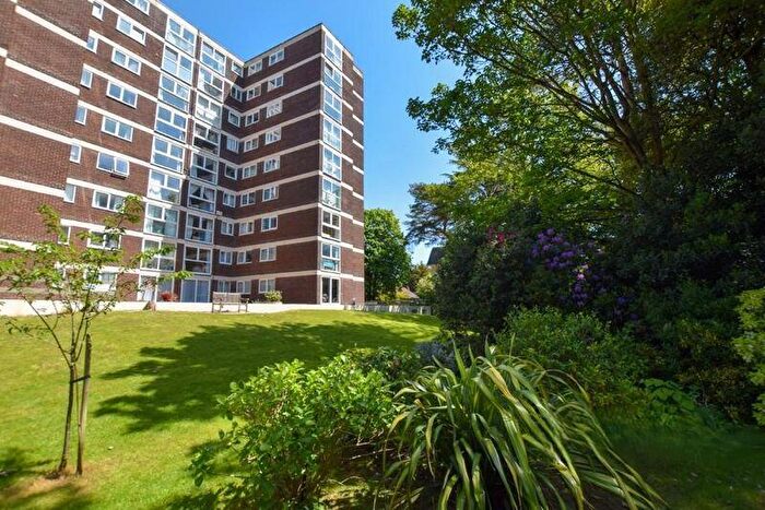 2 Bedroom Flat For Sale In Christchurch Road, Bournemouth, BH1