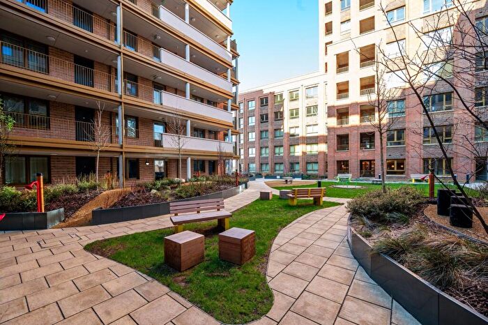 2 Bedroom Flat For Sale In Bermondsey Heights, South Bermondsey, SE15