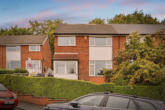 3 Bedroom Semi-detached House For Sale In Queenswood Gardens, Leeds, LS6