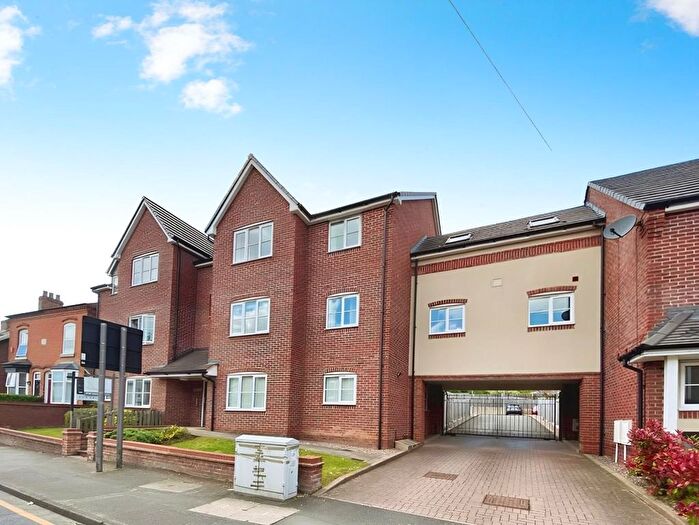 2 Bedroom Flat For Sale In Blakeney Court, Northfield Road, Harborne, Birmingham, B17