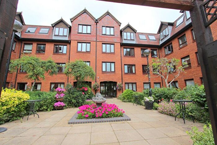 1 Bedroom Flat To Rent In Rosebery Court, Water Lane, Leighton Buzzard, LU7