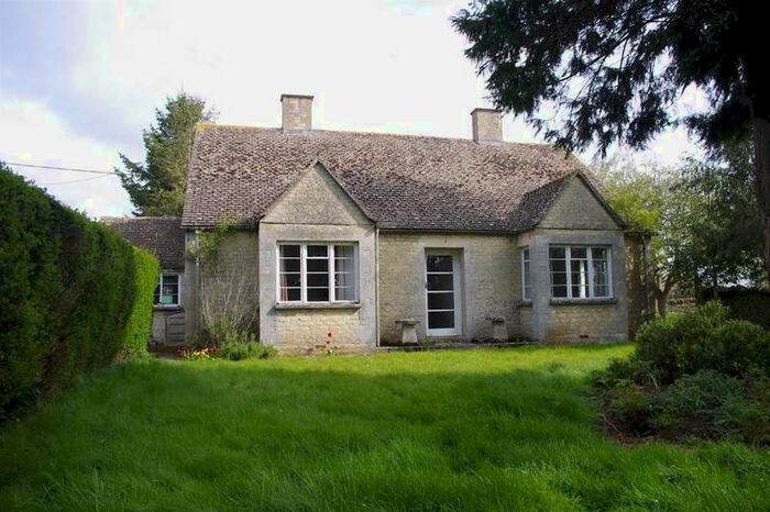 3 Bedroom Detached Bungalow For Sale In Kencot, Nr Lechlade, GL7