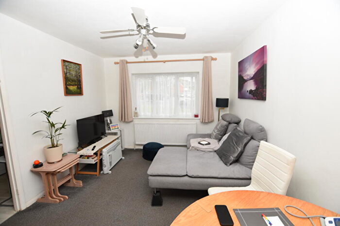 1 Bedroom Terraced House To Rent In Stanbridge Road, LU7