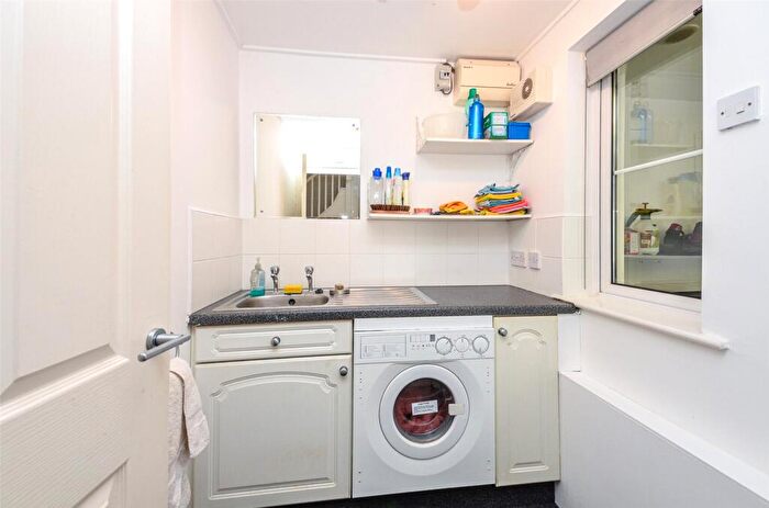 3 Bedroom Terraced House For Sale In Hen Gei Llechi, Y Felinheli, Gwynedd, LL56