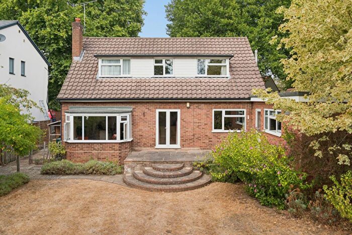4 Bedroom Detached House For Sale In Frances Avenue, Maidenhead, SL6