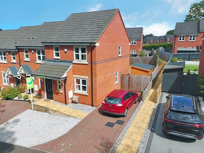 3 Bedroom Semi-Detached House For Sale In Goodacre Close, Alfreton, DE55