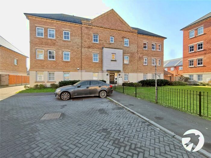 2 Bedroom Flat To Rent In Rainbow Road, Erith, DA8