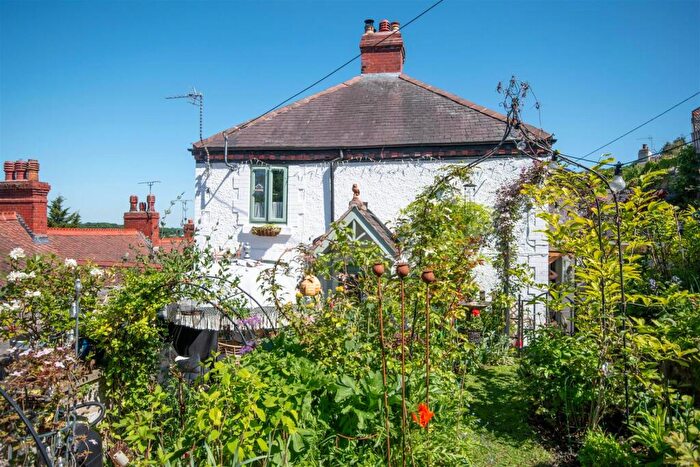 2 Bedroom Cottage For Sale In Alma Road, Froncysyllte, LL20