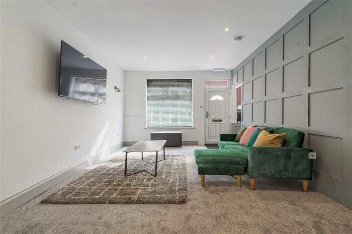 6 Bedroom Maisonette To Rent In Field Street, Gosforth, Newcastle Upon Tyne, NE3