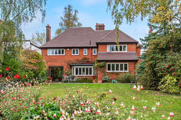 5 Bedroom Detached House For Sale In Coombe Rise, Shenfield, CM15