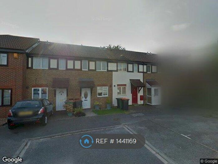 2 Bedroom Terraced House To Rent In Readers Close, Dunstable, LU6