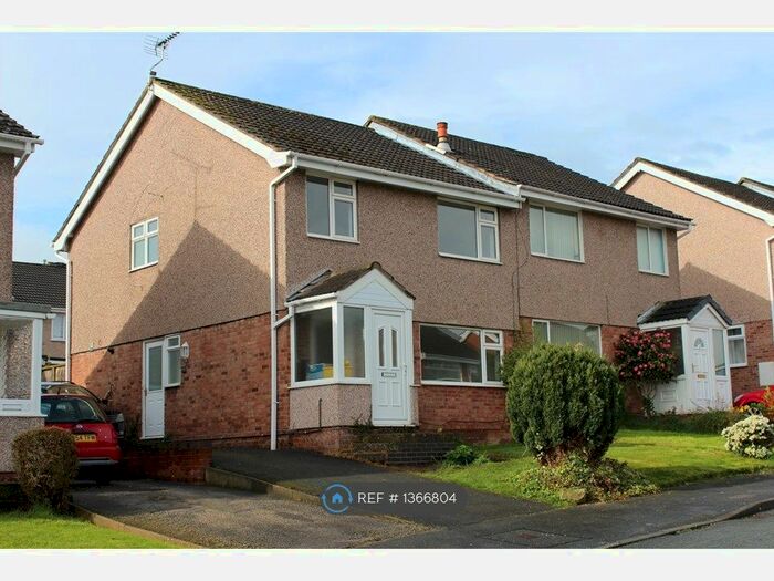 4 Bedroom Semi-Detached House To Rent In Bodlondeb, Flint, CH6