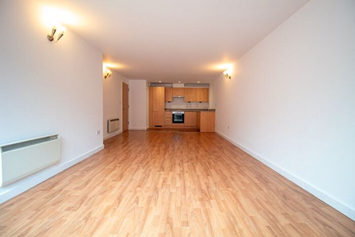 2 Bedroom Flat For Sale In Queens Road, Nottingham, NG2