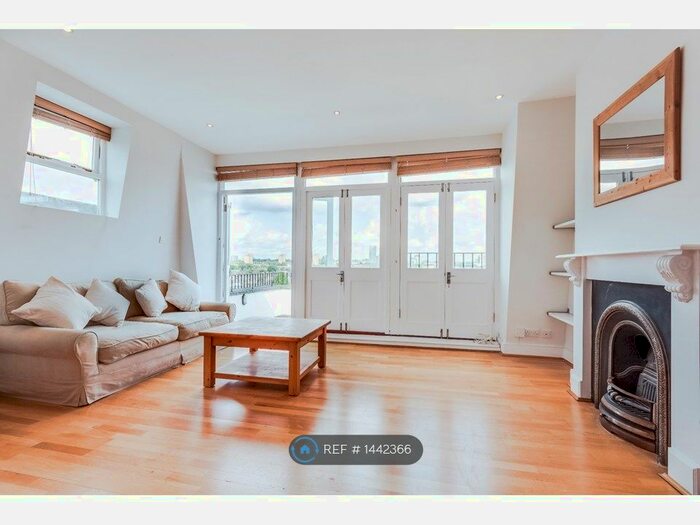 2 Bedroom Maisonette To Rent In Lavender Hill, London, SW11
