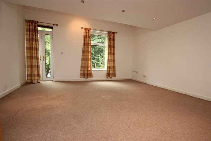 1 Bedroom Flat To Rent In Radfield Avenue, Darwen, Lancashire, BB3