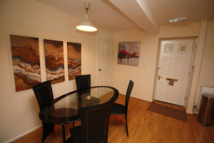 2 Bedroom Flat To Rent In Orlescote Road, Coventry, CV4