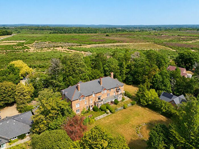 4 Bedroom Apartment For Sale In Manchester Road, Sway, Lymington, SO41