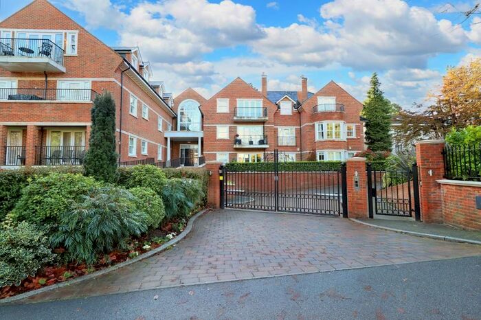2 Bedroom Apartment To Rent In Gower Road, Weybridge, Surrey, KT13