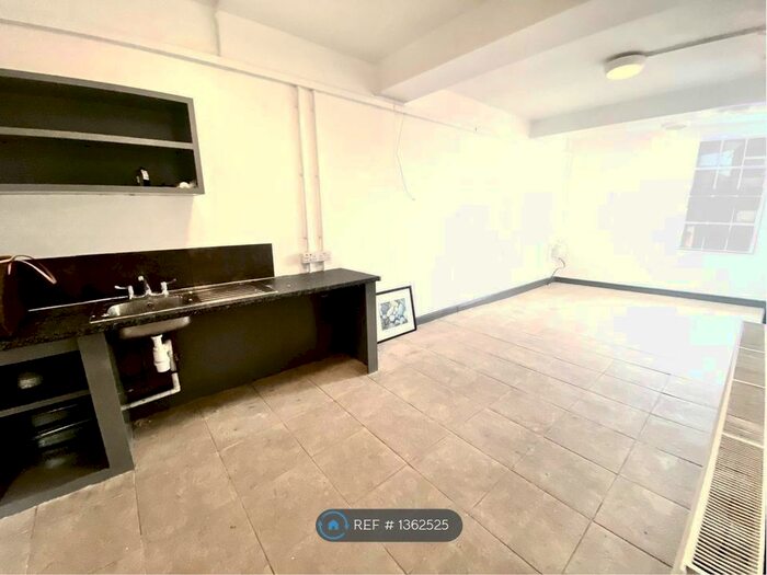 3 Bedroom Flat To Rent In High Street, Swansea, SA1