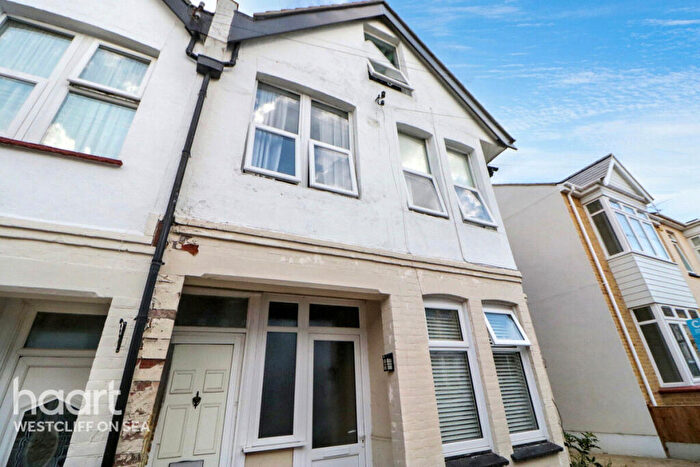2 Bedroom Maisonette For Sale In Tintern Avenue, Westcliff-On-Sea, SS0