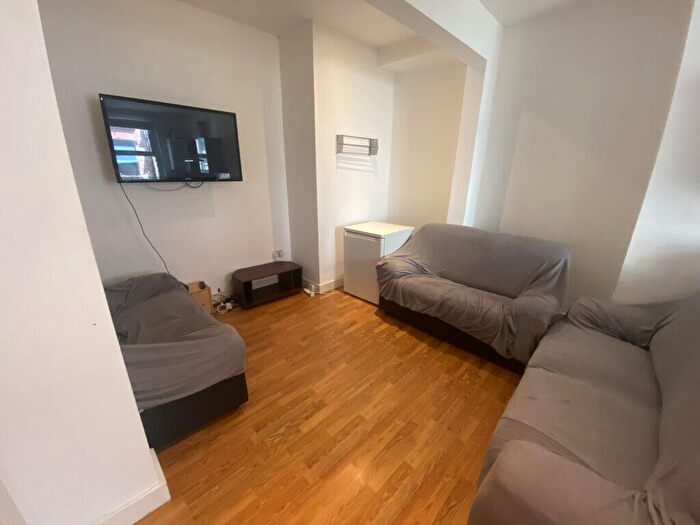 5 Bedroom Terraced House To Rent In Delph Mount, Woodhouse, Leeds, LS6