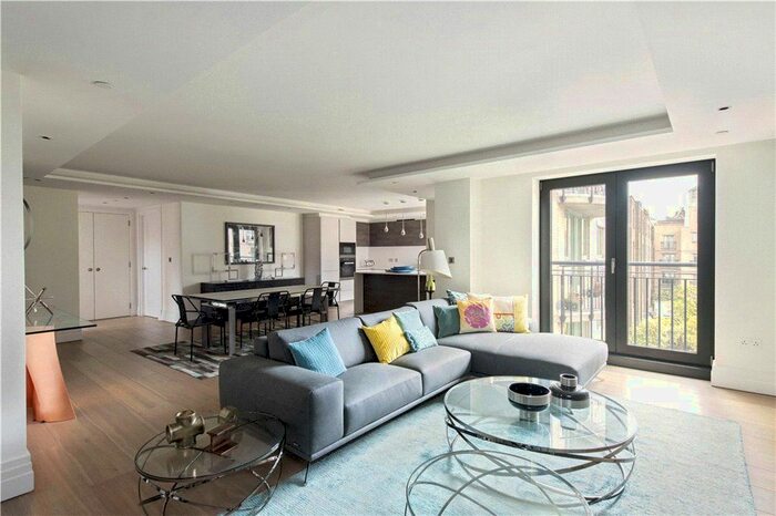 3 Bedroom Flat To Rent In Kensington Gardens Square, London, W2