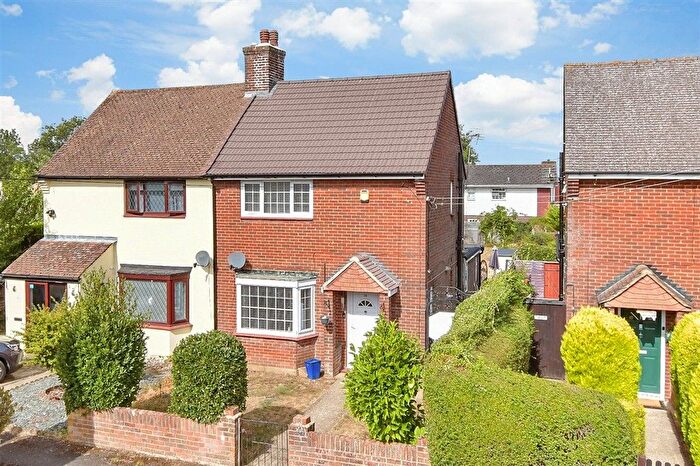 2 Bedroom Semi-Detached House For Sale In Vernon Close, West Kingsdown, Sevenoaks, Kent, TN15