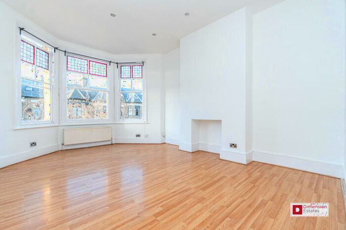 2 Bedroom Flat To Rent In Newick Road, Lower Clapton, Hackney, E5