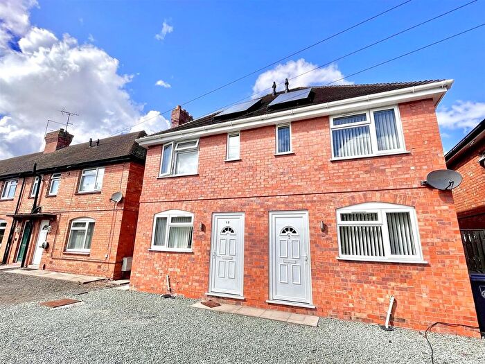 3 Bedroom Semi-Detached House To Rent In Watts Road, Studley, B80