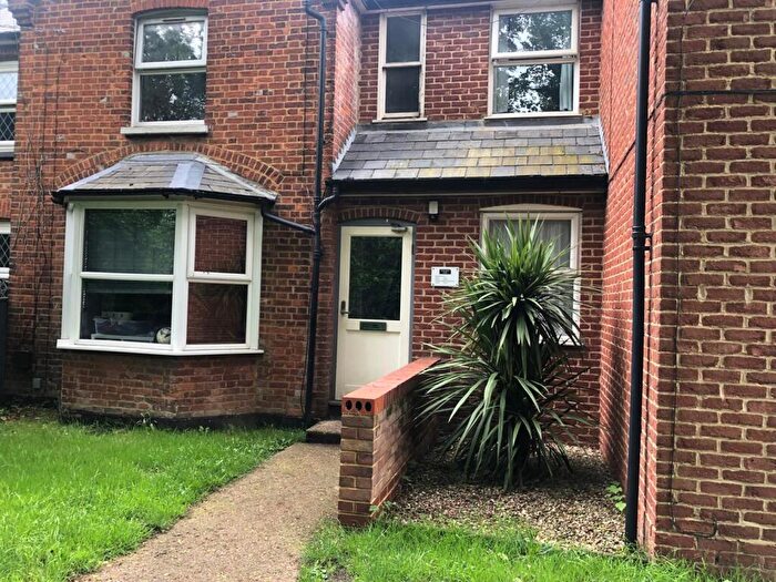 1 Bedroom Flat For Sale In Margarets Court, Pinions Road, High Wycombe, Buckinghamshire, HP13