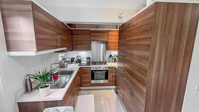 1 Bedroom Flat For Sale In Moor Green Lane, Moseley, B13