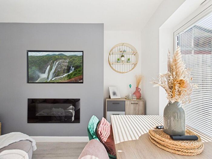 3 Bedroom End Of Terrace House For Sale In Hengrove Lane, Bristol, BS14