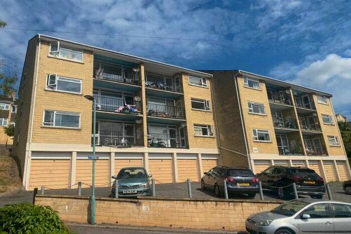 2 Bedroom Flat To Rent In Pera Road, Bath, BA1