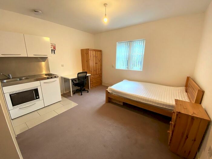 Studio To Rent In Aylward Street, Portsmouth, PO1