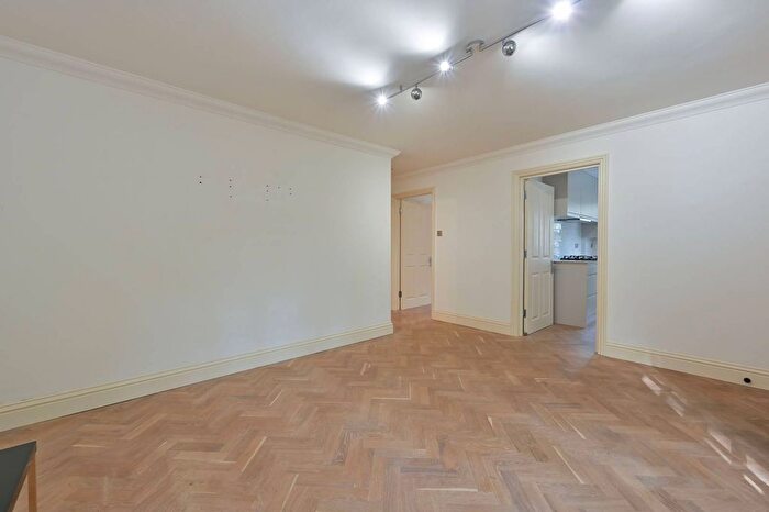 2 Bedroom Flat To Rent In Mulberry Close, Watford, WD17