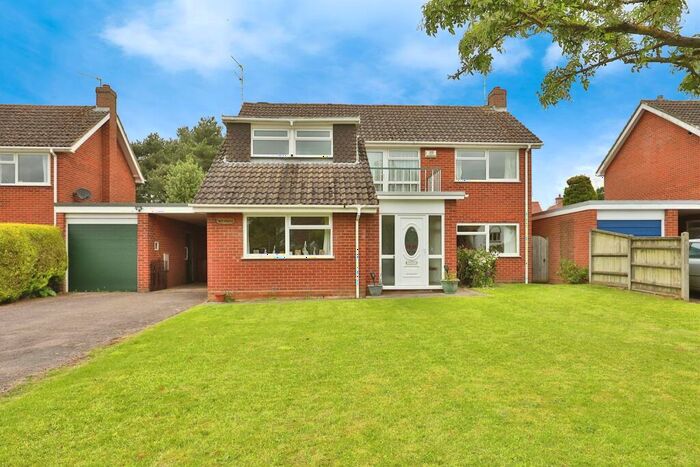 4 Bedroom Detached House For Sale In Meadow Drive, Hoveton, Norwich, NR12