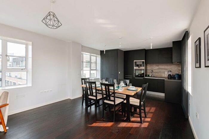 2 Bedroom Flat For Sale In Marshall Street, London, W1F