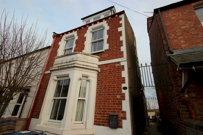 5 Bedroom House To Rent In Howard Street, OX4