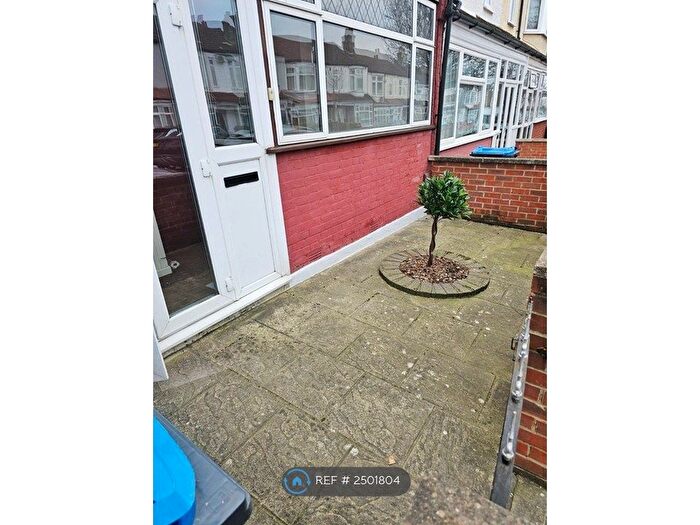 3 Bedroom Terraced House To Rent In Hamilton Road, Thornton Heath, CR7
