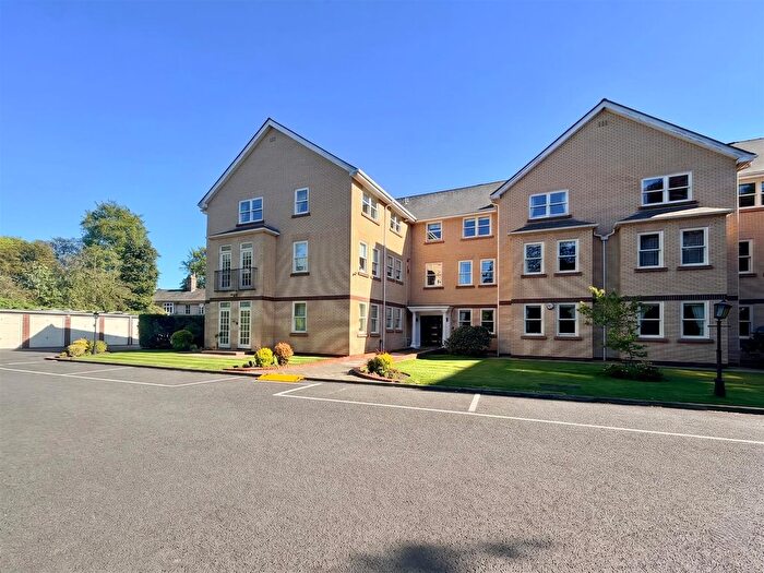 3 Bedroom Flat For Sale In St. Margarets Road, Altrincham, WA14