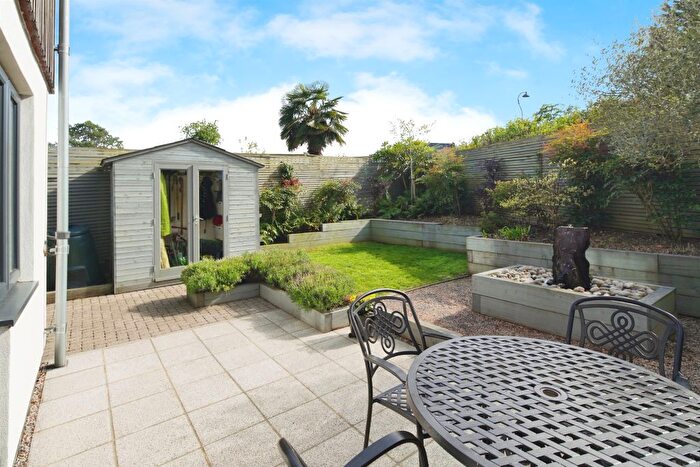 3 Bedroom Semi-Detached House For Sale In Mile Oak Road, Portslade, Brighton, BN41
