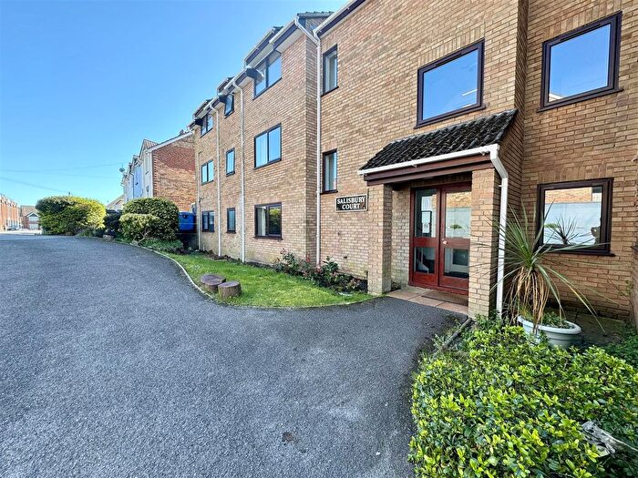 2 Bedroom Flat To Rent In Salisbury Road, Parkstone, Poole, BH14