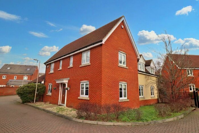 5 Bedroom Detached House For Sale In Sachfield Drive, Chafford Hundred, Grays, RM16