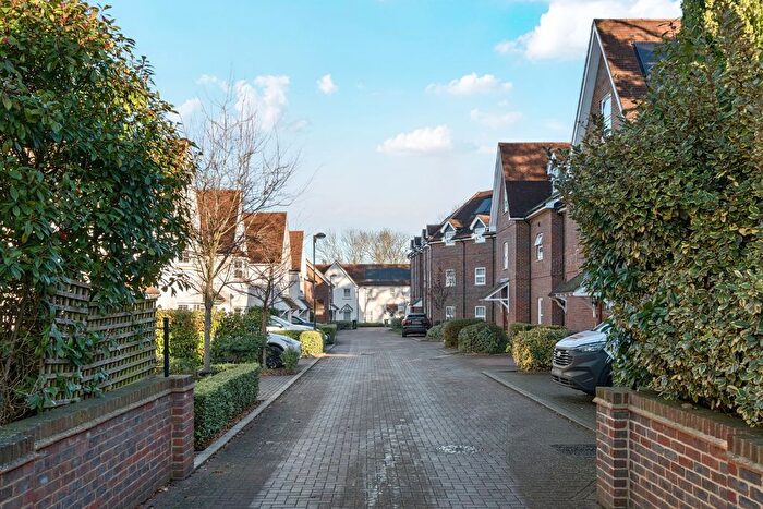 2 Bedroom Flat For Sale In Glebe House Drive, Bromley, Kent, BR2
