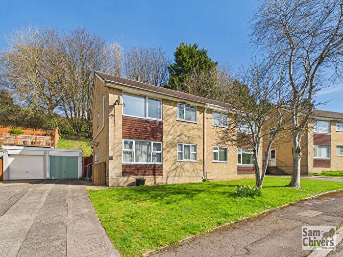 1 Bedroom Flat For Sale In Brookside, Paulton, BS39