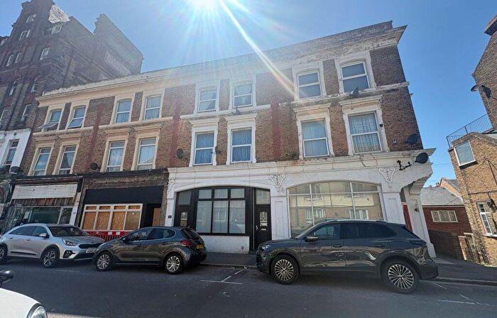 3 Bedroom Flat To Rent In High Street, Margate, CT9