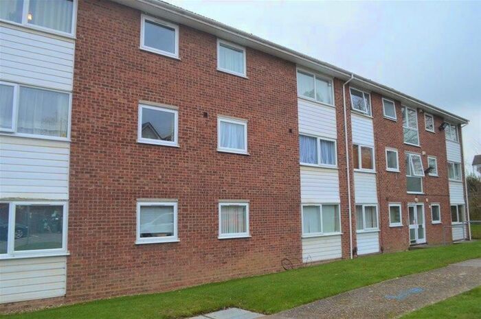 1 Bedroom Flat To Rent In Cedar Court, St Albans, Hertfordshire, AL4