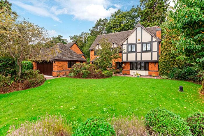 4 Bedroom Detached House For Sale In Shoal Creek, Collingtree Park, Northampton, Northamptonshire, NN4