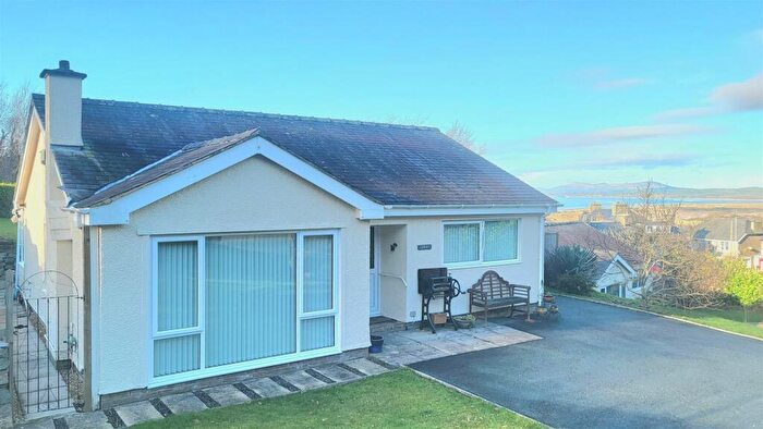 3 Bedroom Detached Bungalow For Sale In Ceirios, Bron Y Graig, Harlech, LL46